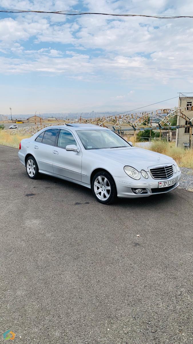 Mercedes Benz - image 17