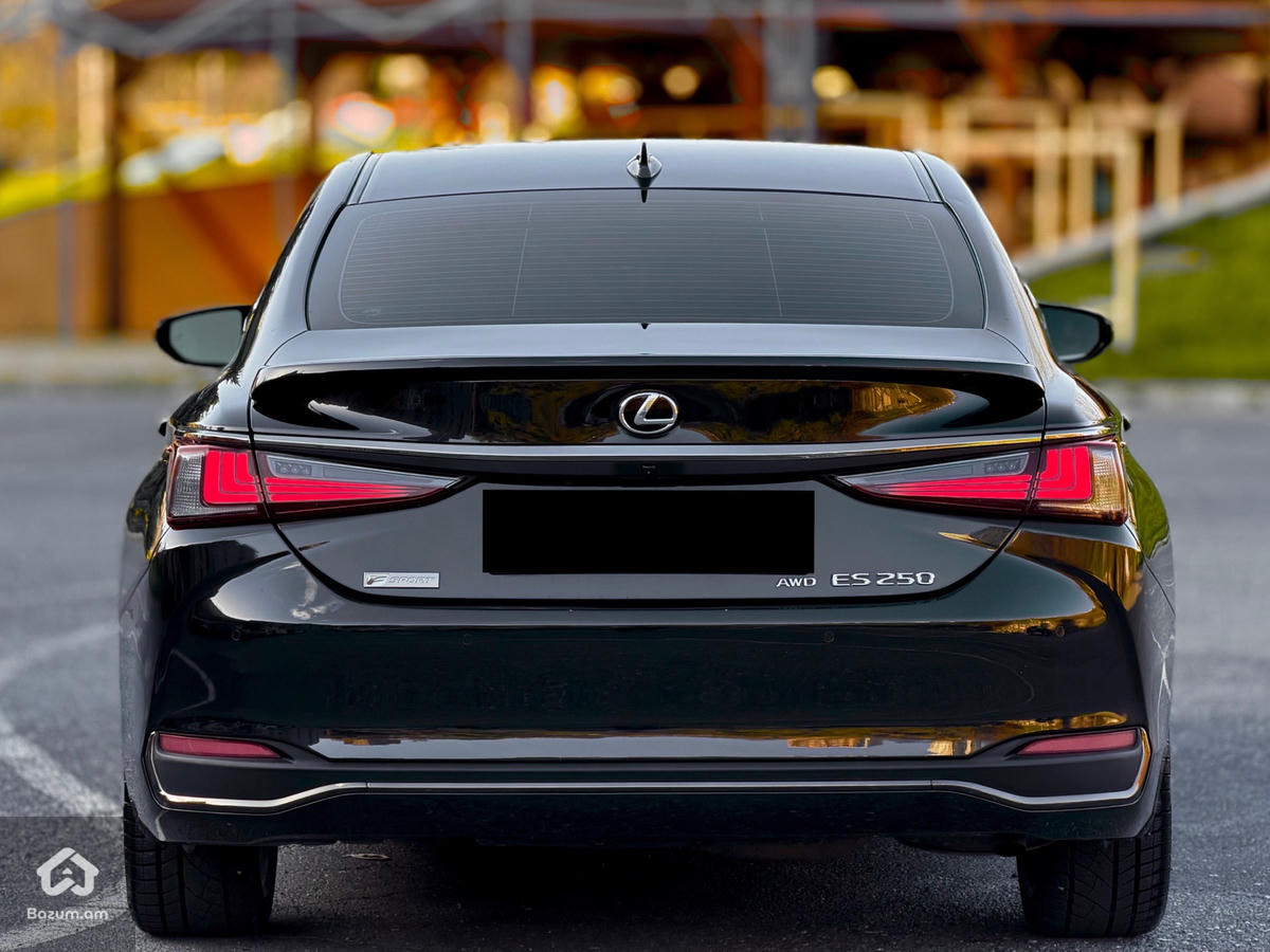 Lexus ES F-Sport 4x4 - image 5