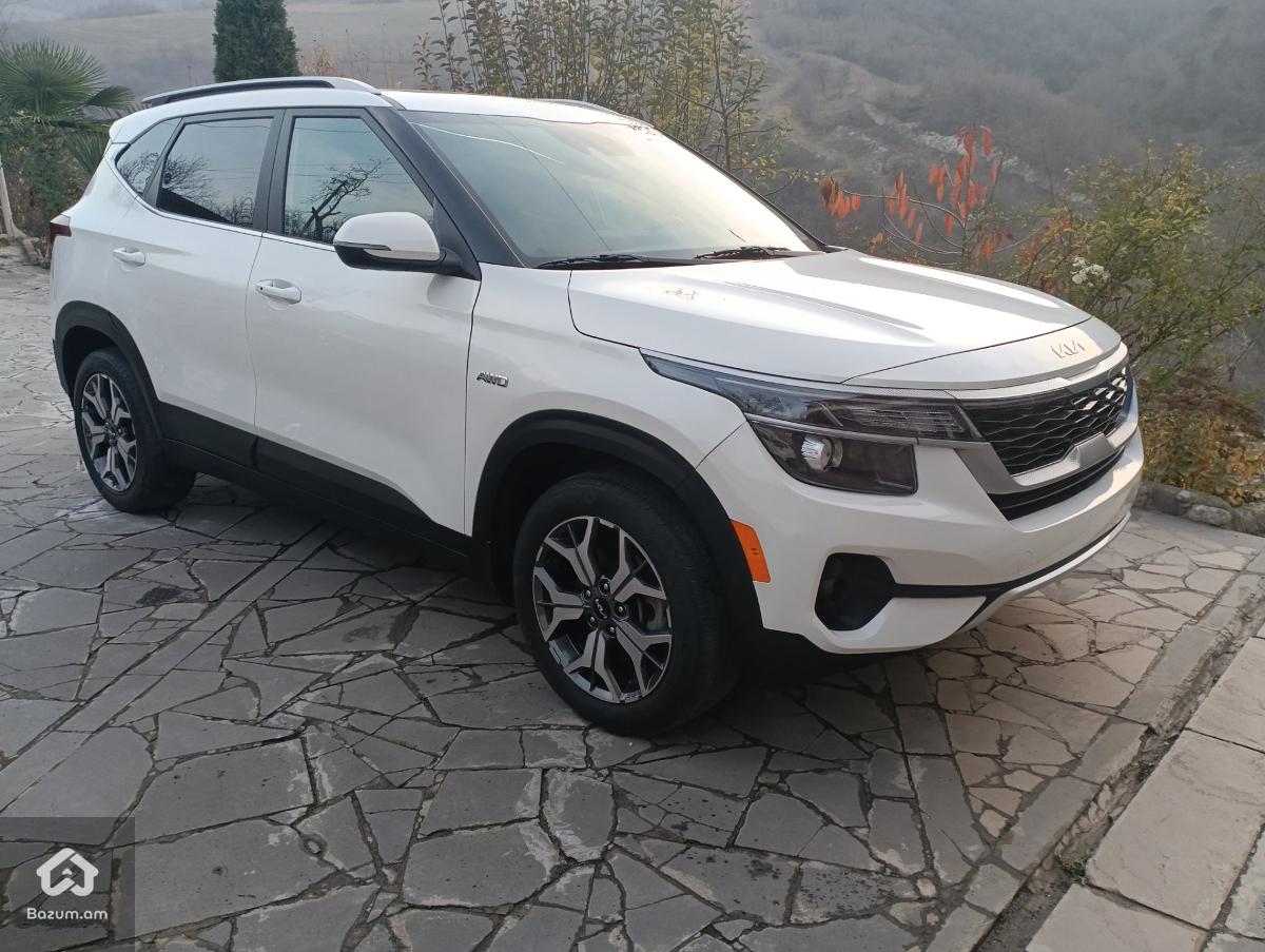 Kia Seltos EX - image 2