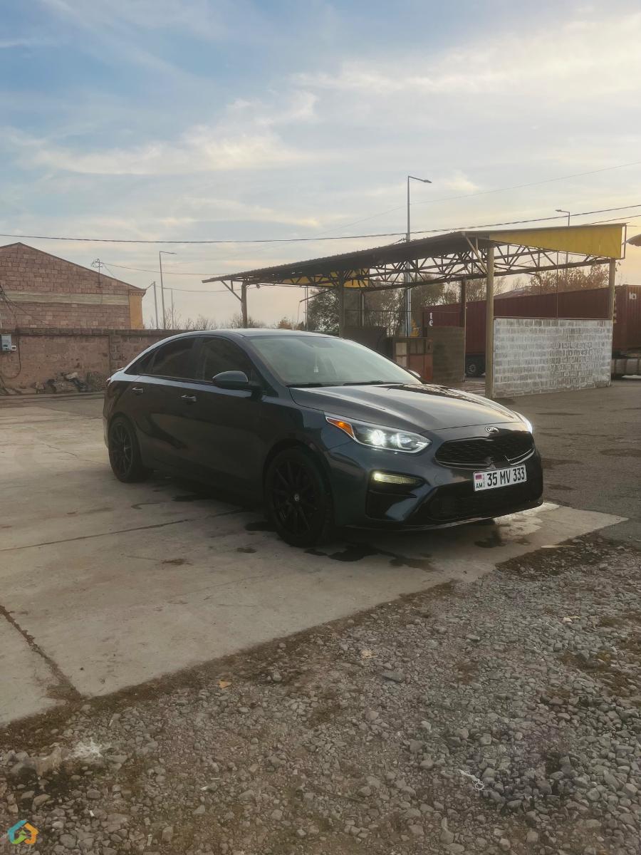 Kia Forte - image 12
