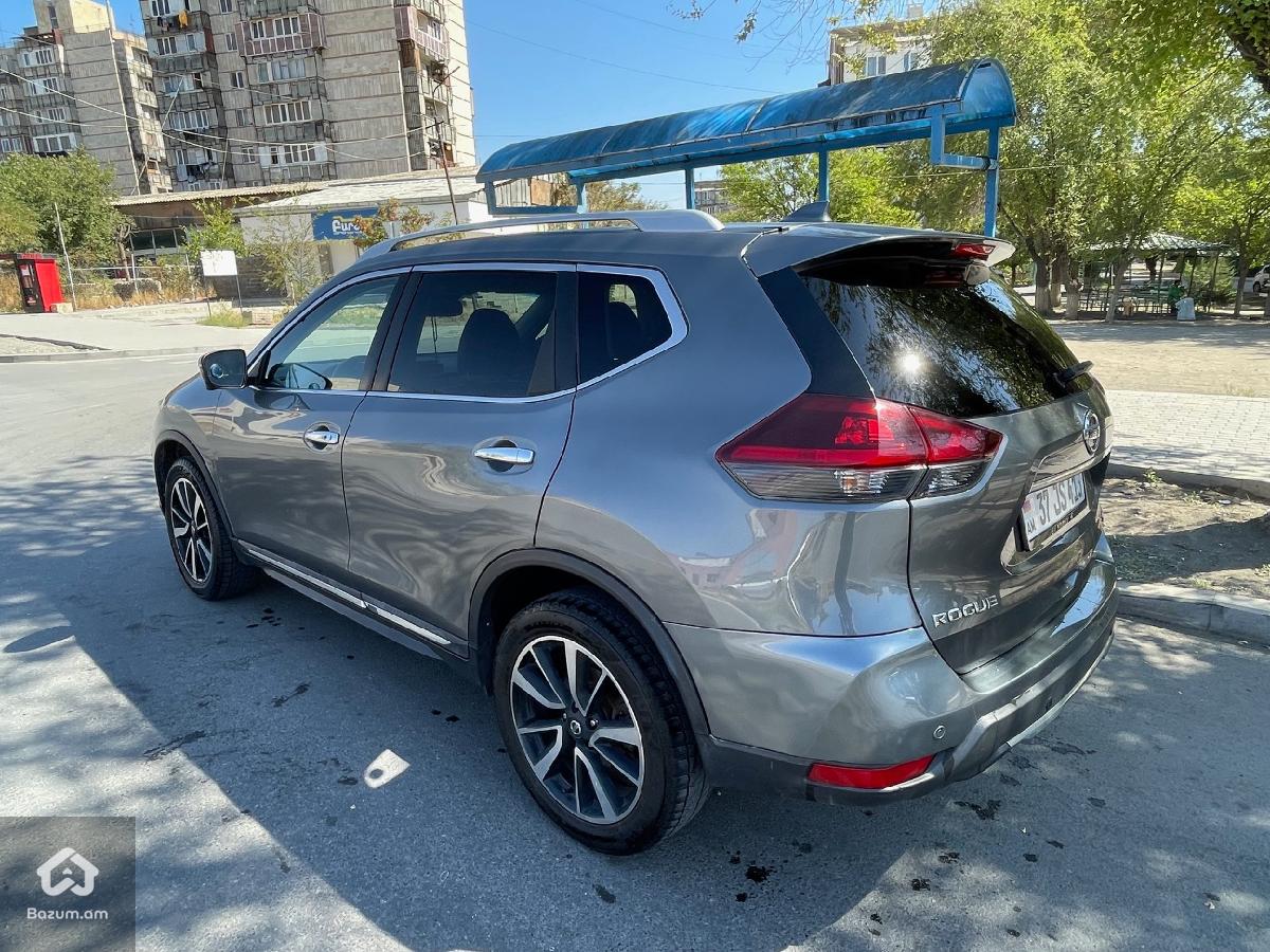 Nissan Rogue - image 3