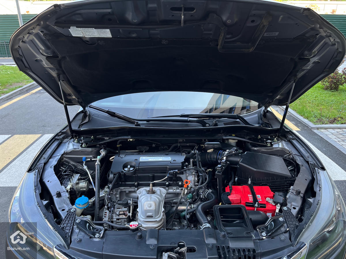 Honda Accord  - image 12