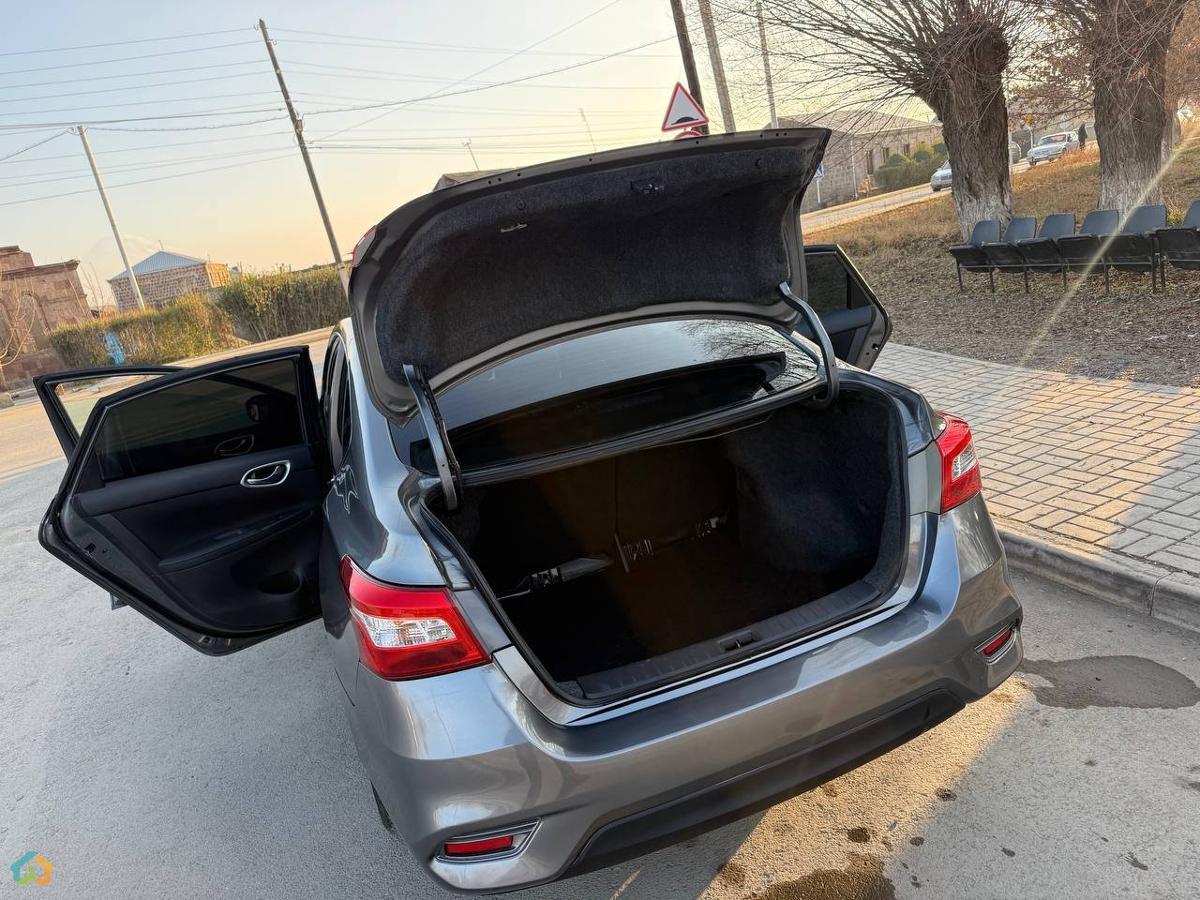 Nissan Sentra  - image 8