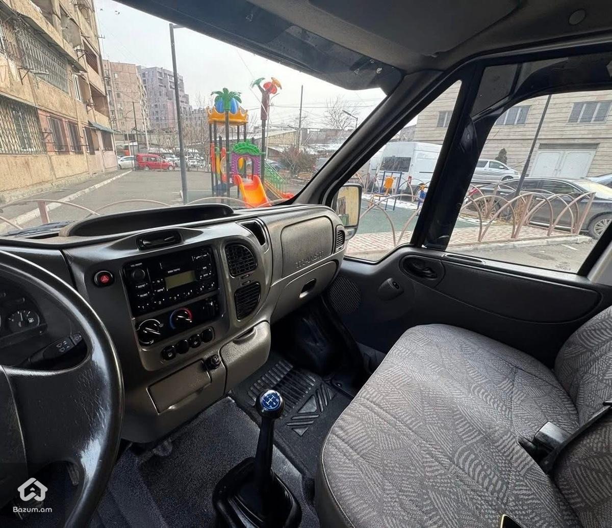 Ford transit - image 6