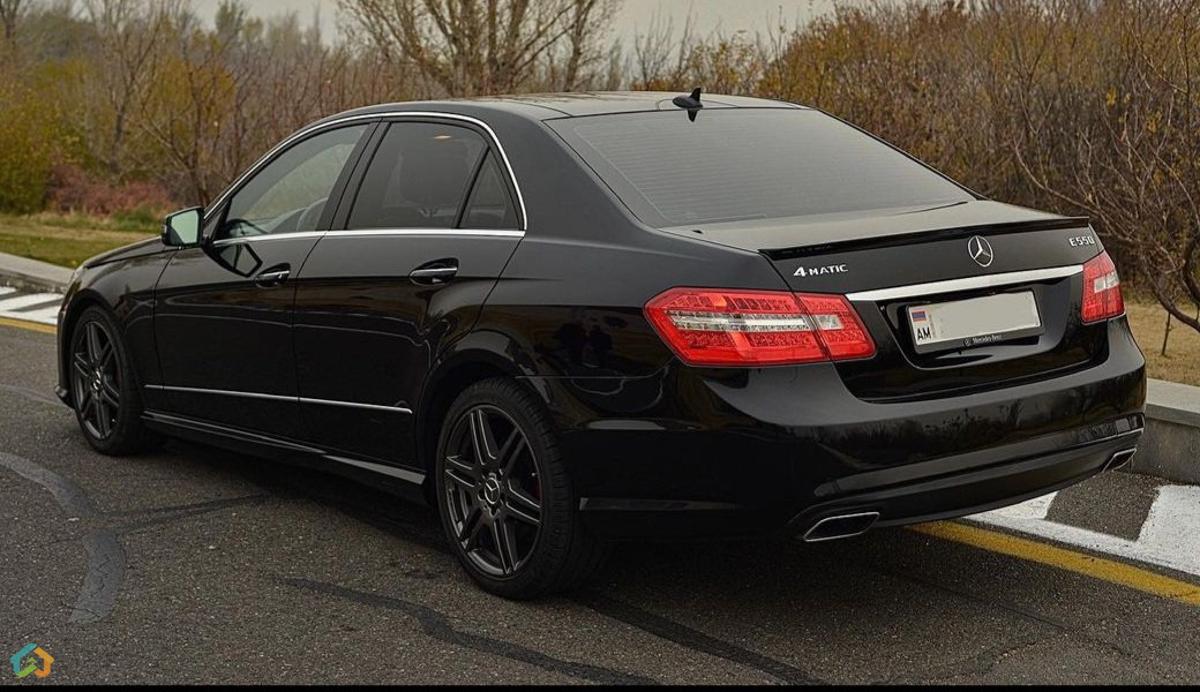 Mercedes E550 - image 4