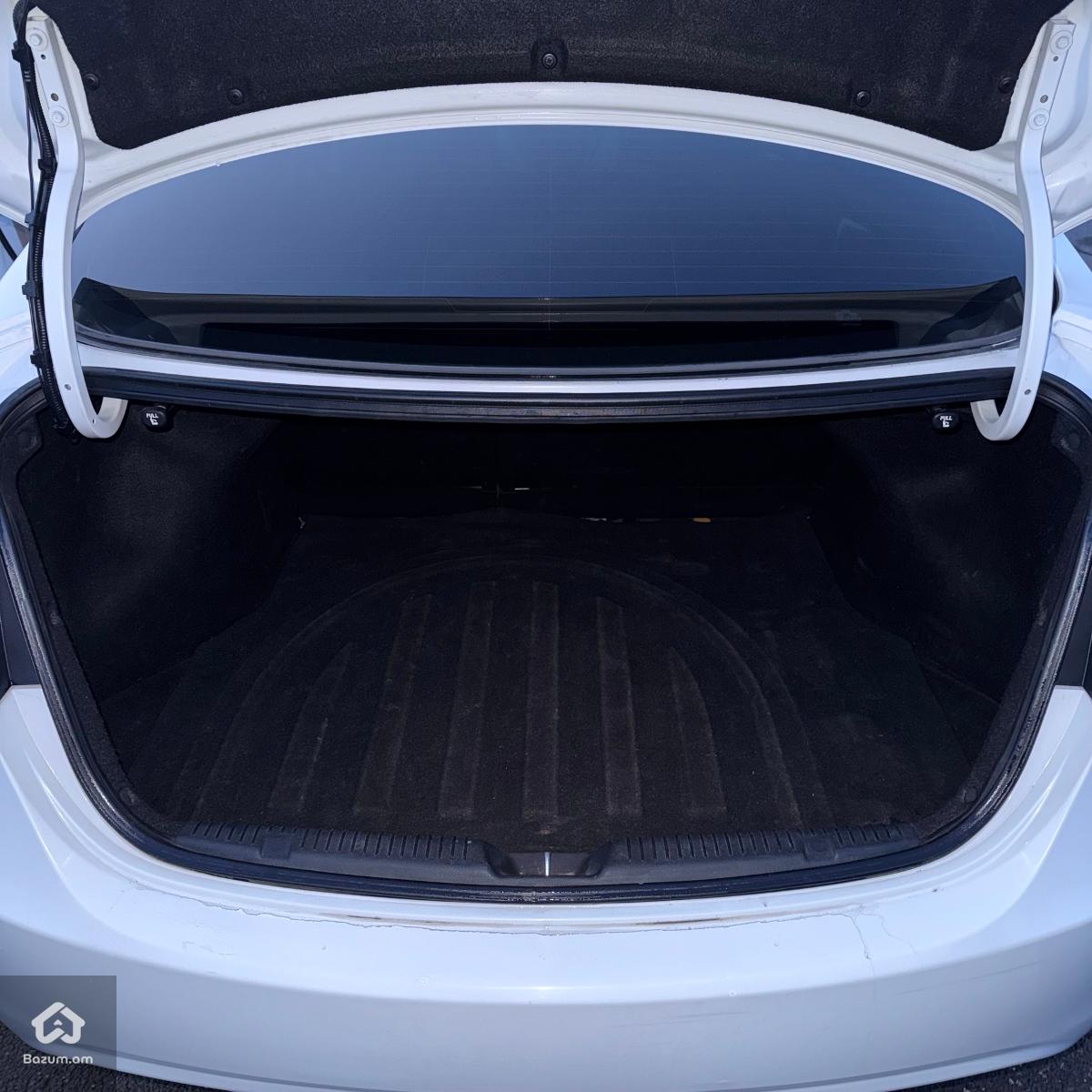 Hyundai Elantra 2013 - image 13