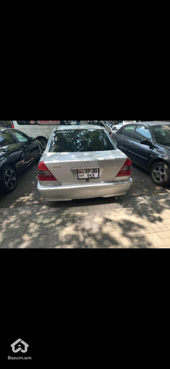 Mercedes benz C230 - image 3