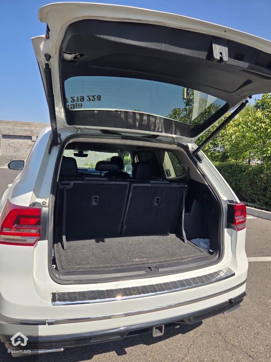 Volkswagen Atlas R-Line  - image 11