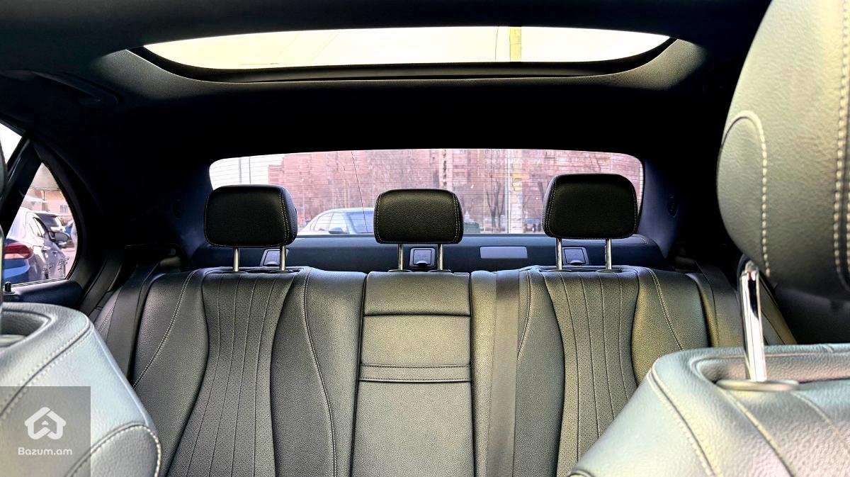 Mercedes Benz E300  - image 29
