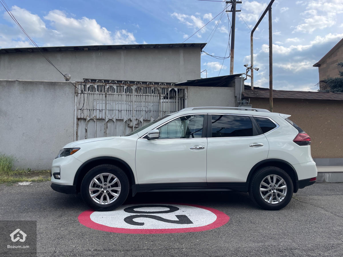 Nissan Rogue Special Edition - image 4