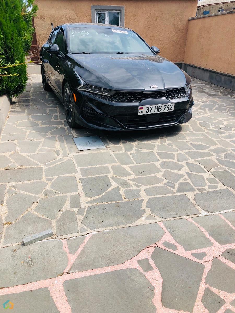 KIA K5 GT Line - image 1