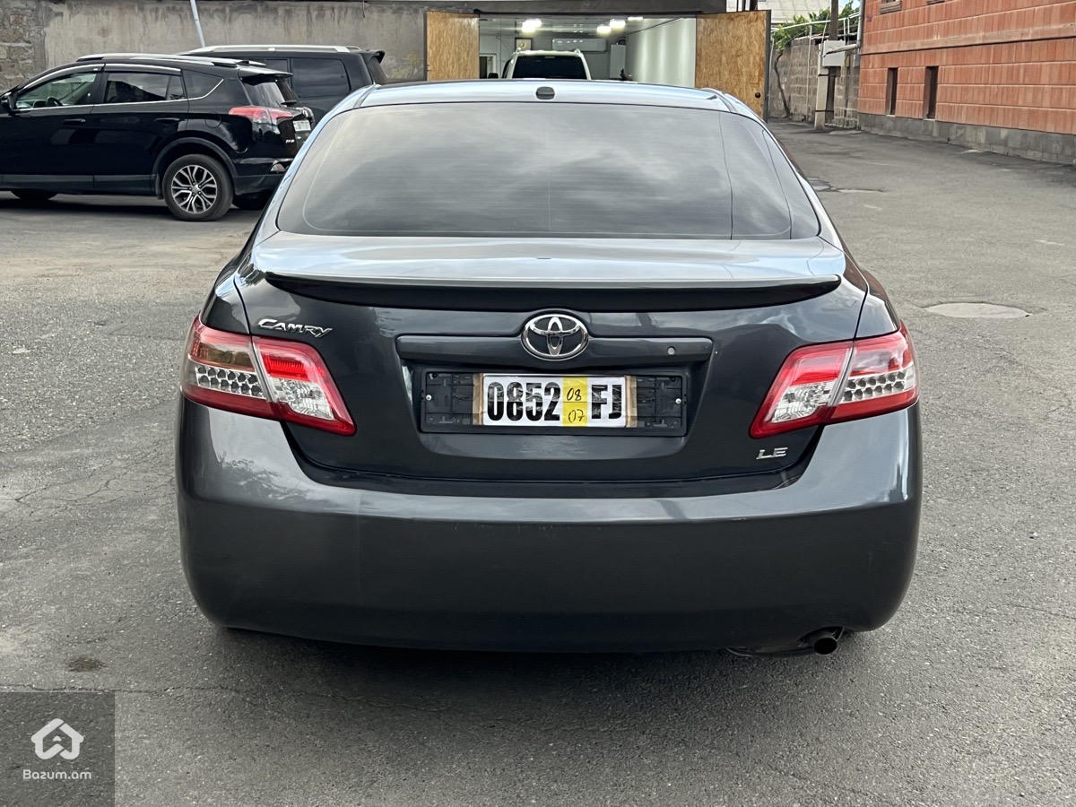 Toyota Camry 2011 - image 5
