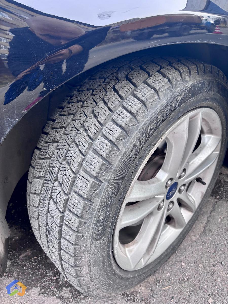 Ford Fusion - image 12