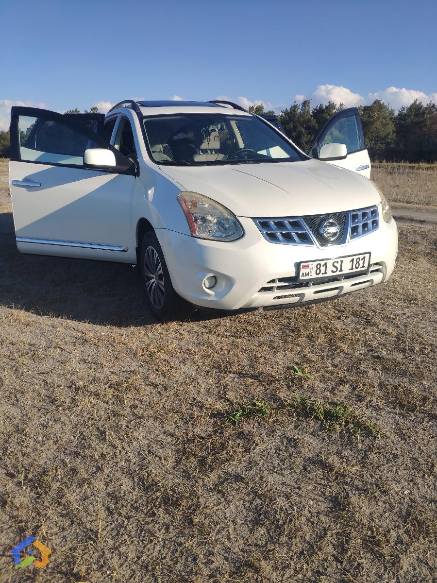 Nissan Rogue - image 1