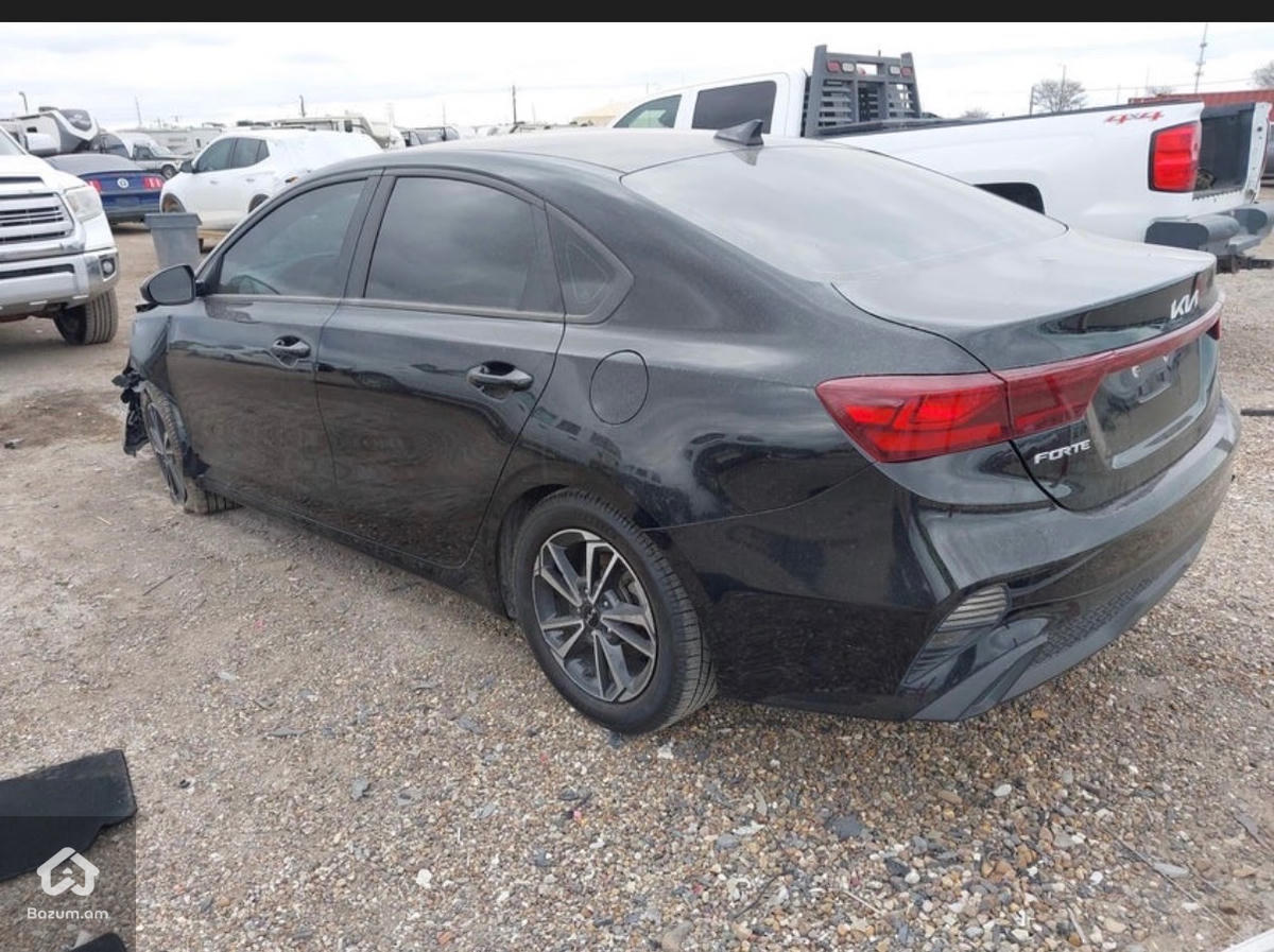 Kia Forte LXS 2022 - image 2