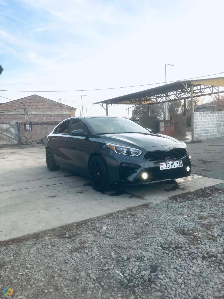 Kia Forte - image 11