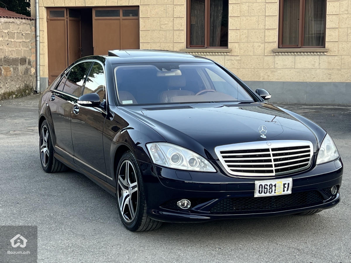 Mercedes Benz W221 - image 2