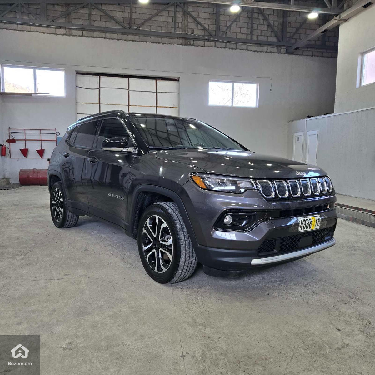 Jeep Compass - image 2