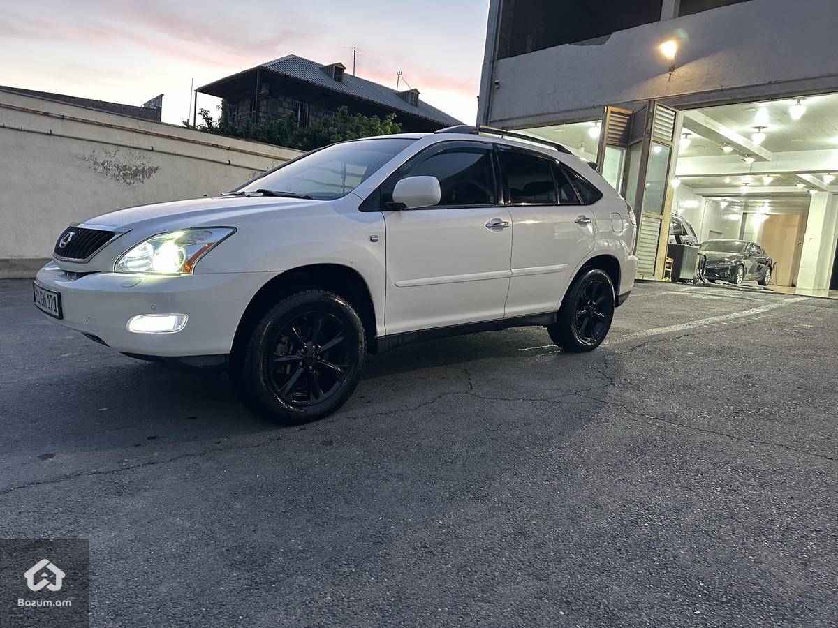 Lexus RX350 - image 2