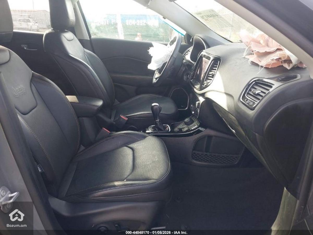 Jeep Compass Limited 4x4 - image 9