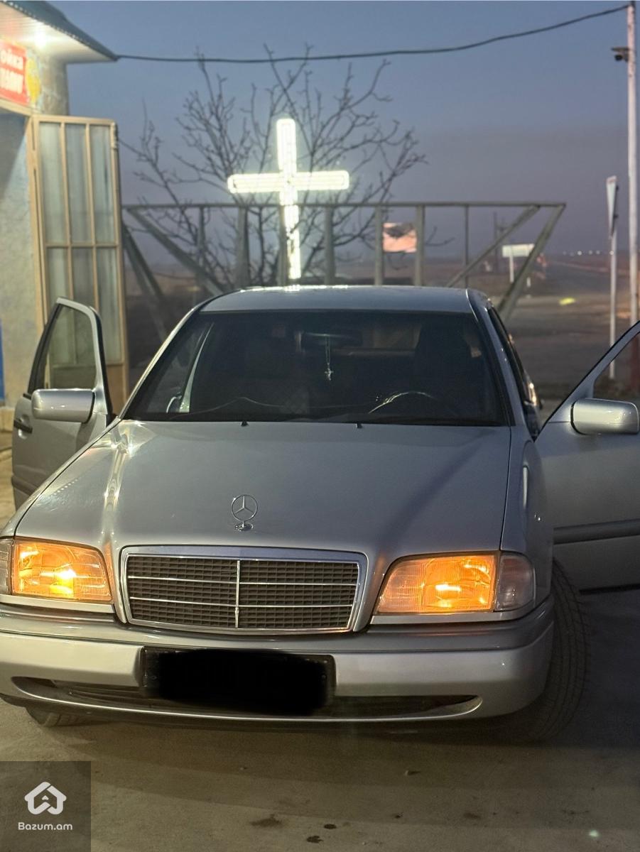 Mercedes benz c180 - image 1