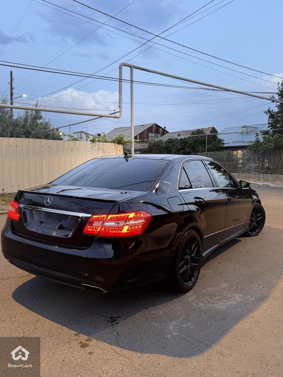 Mercedes-Benz E-class - image 4