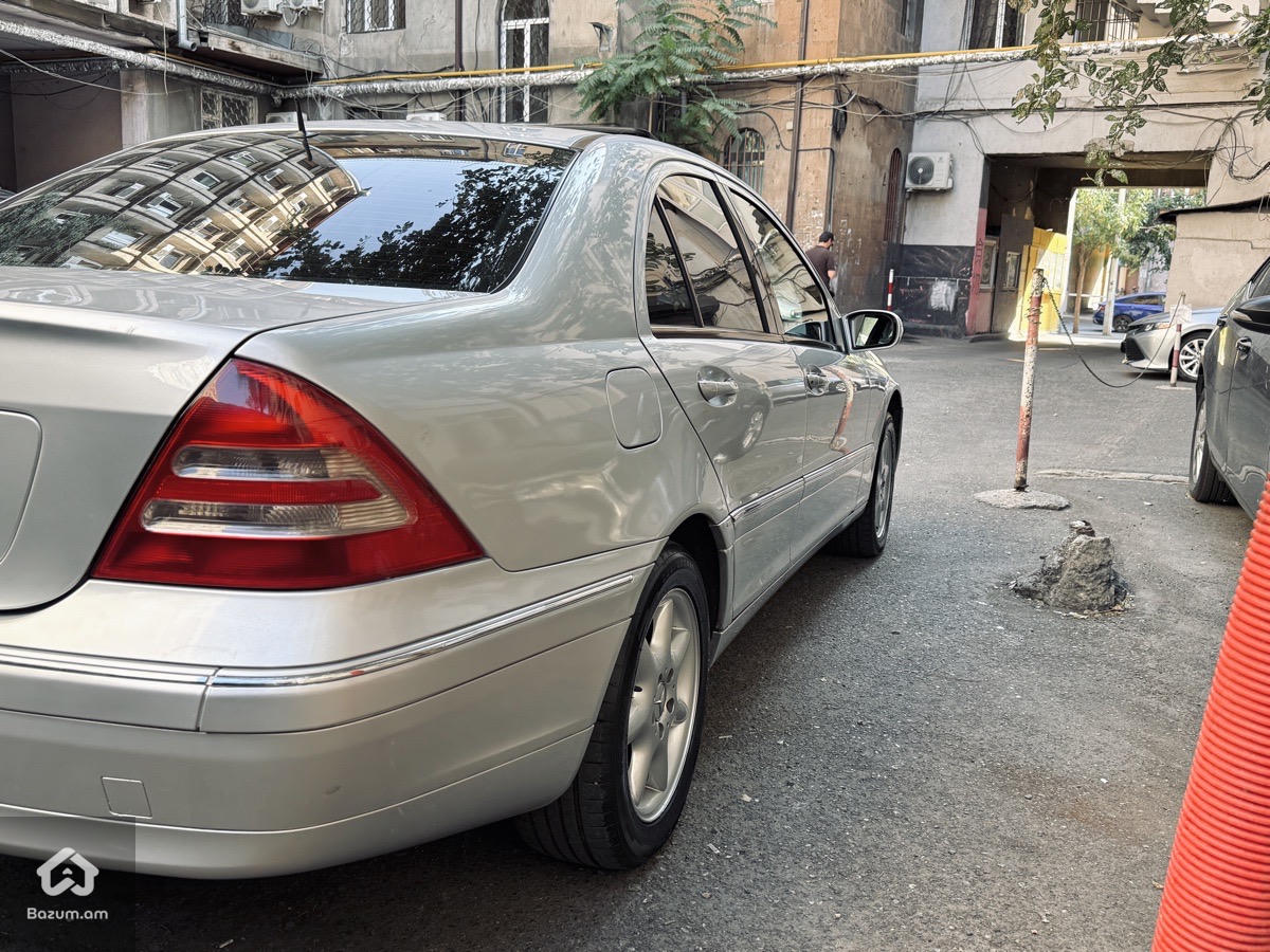 Mercedes-Benz C 240 2001 - image 4