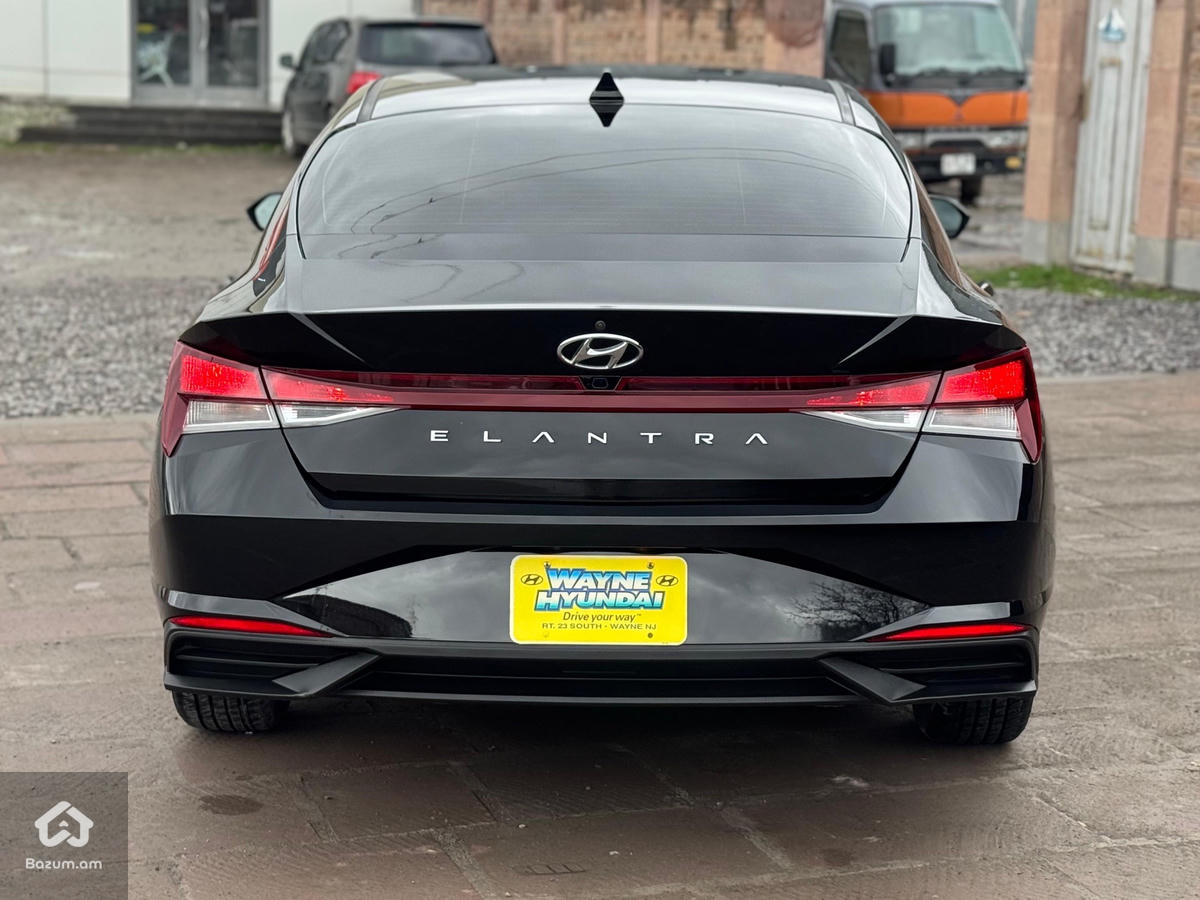 Hyundai Elantra - image 10