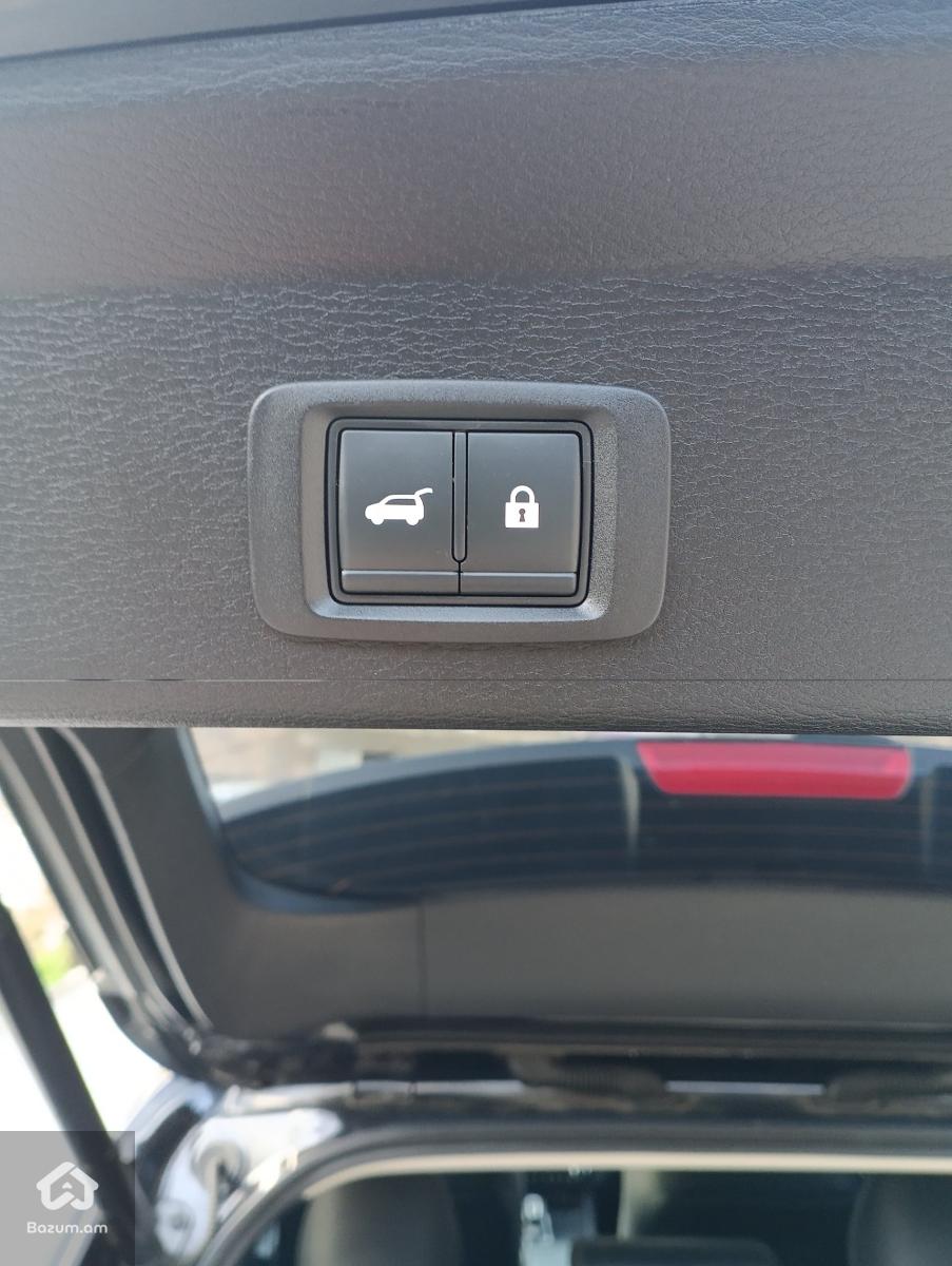 Mitsubishi Outlander SE - image 14