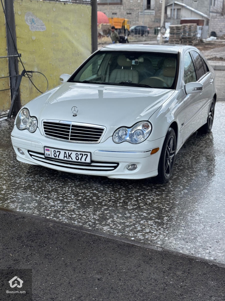 Mercedes Benz C240 - image 2