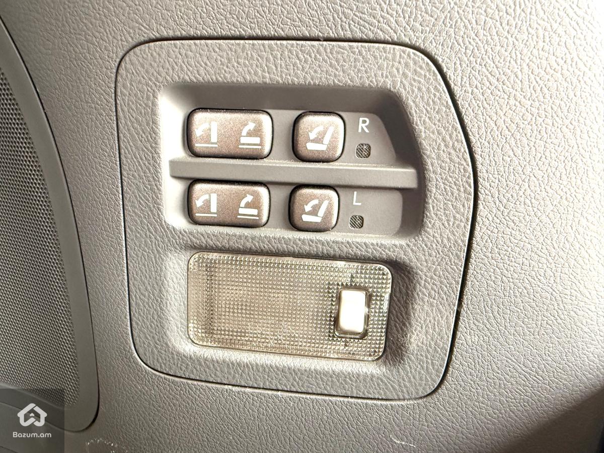 Lexus LX 570 - image 20