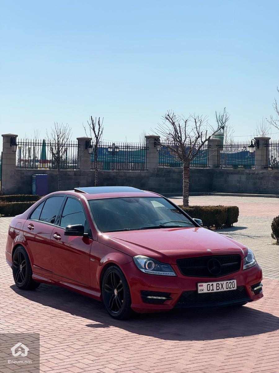 Mercedes Benz W204 - image 6