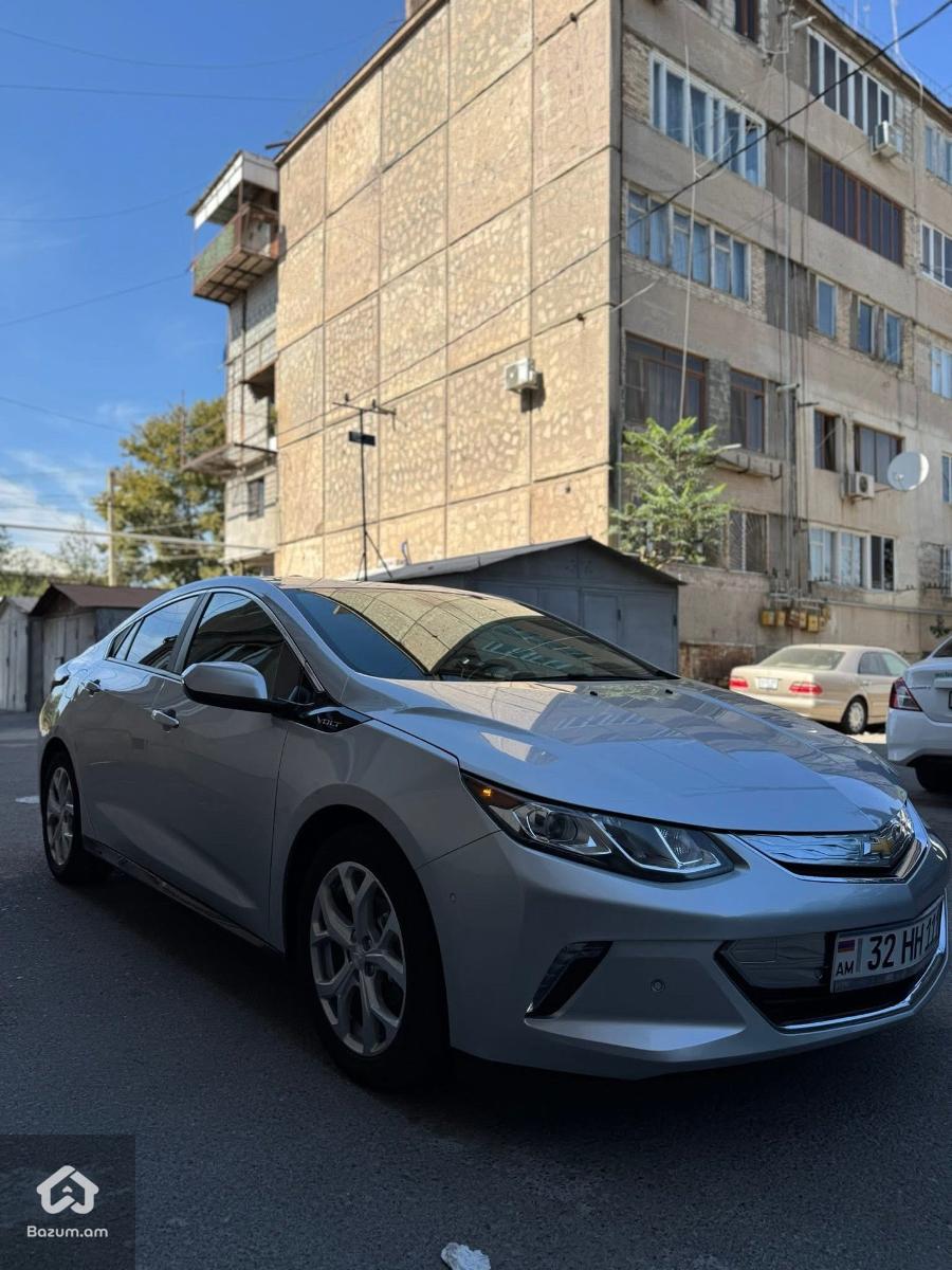 Chevrolet Volt 2 - image 1