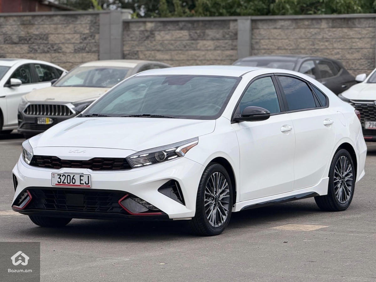 kia Forte - image 13