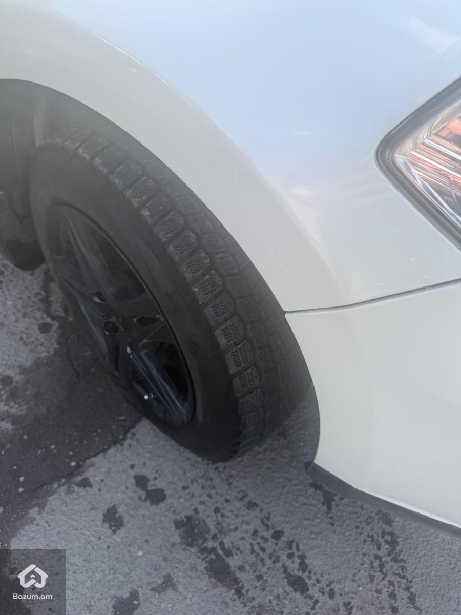 Nissan Tiida - image 10