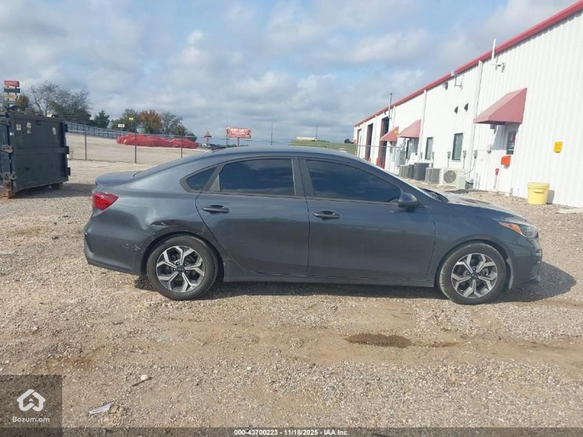Kia Forte LXS 2021 - image 8