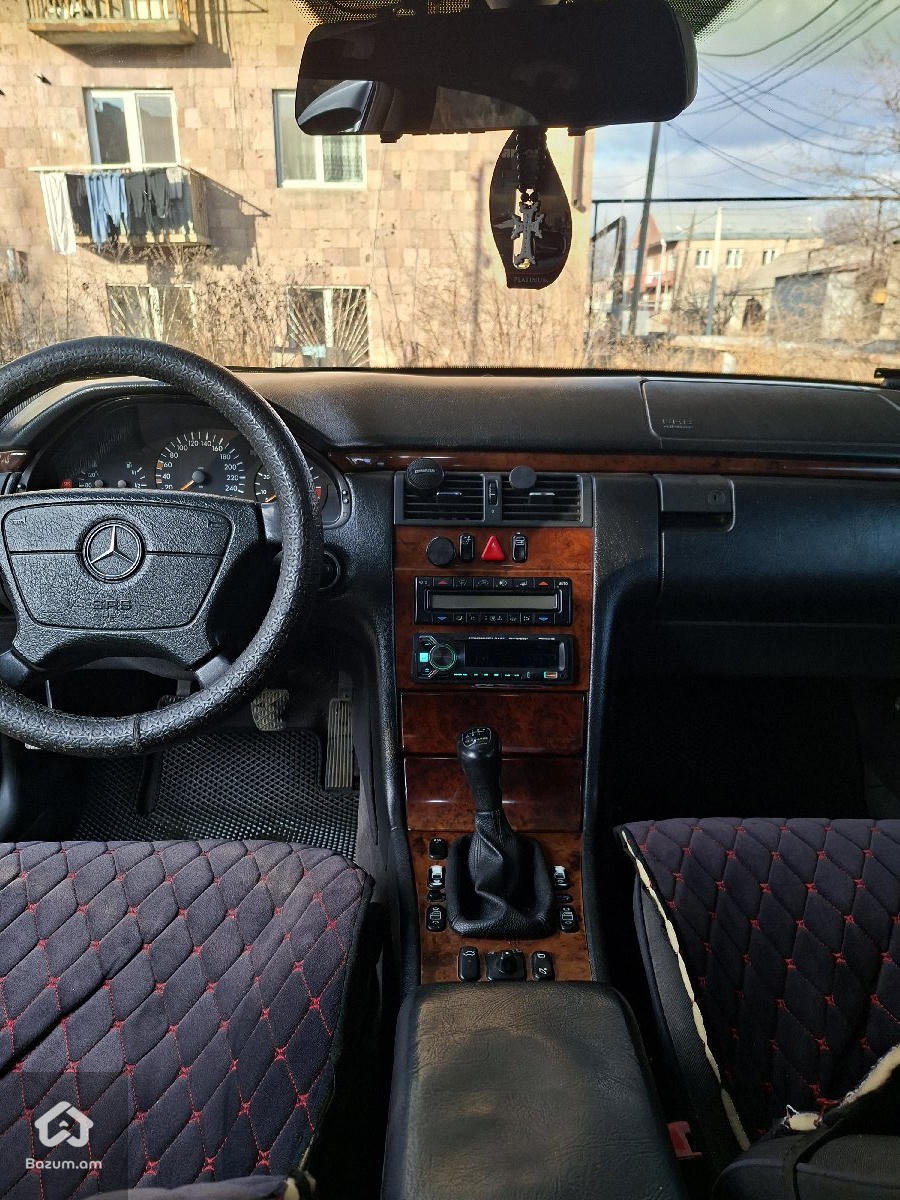 Mercedes-Benz E 200 1999 - image 5