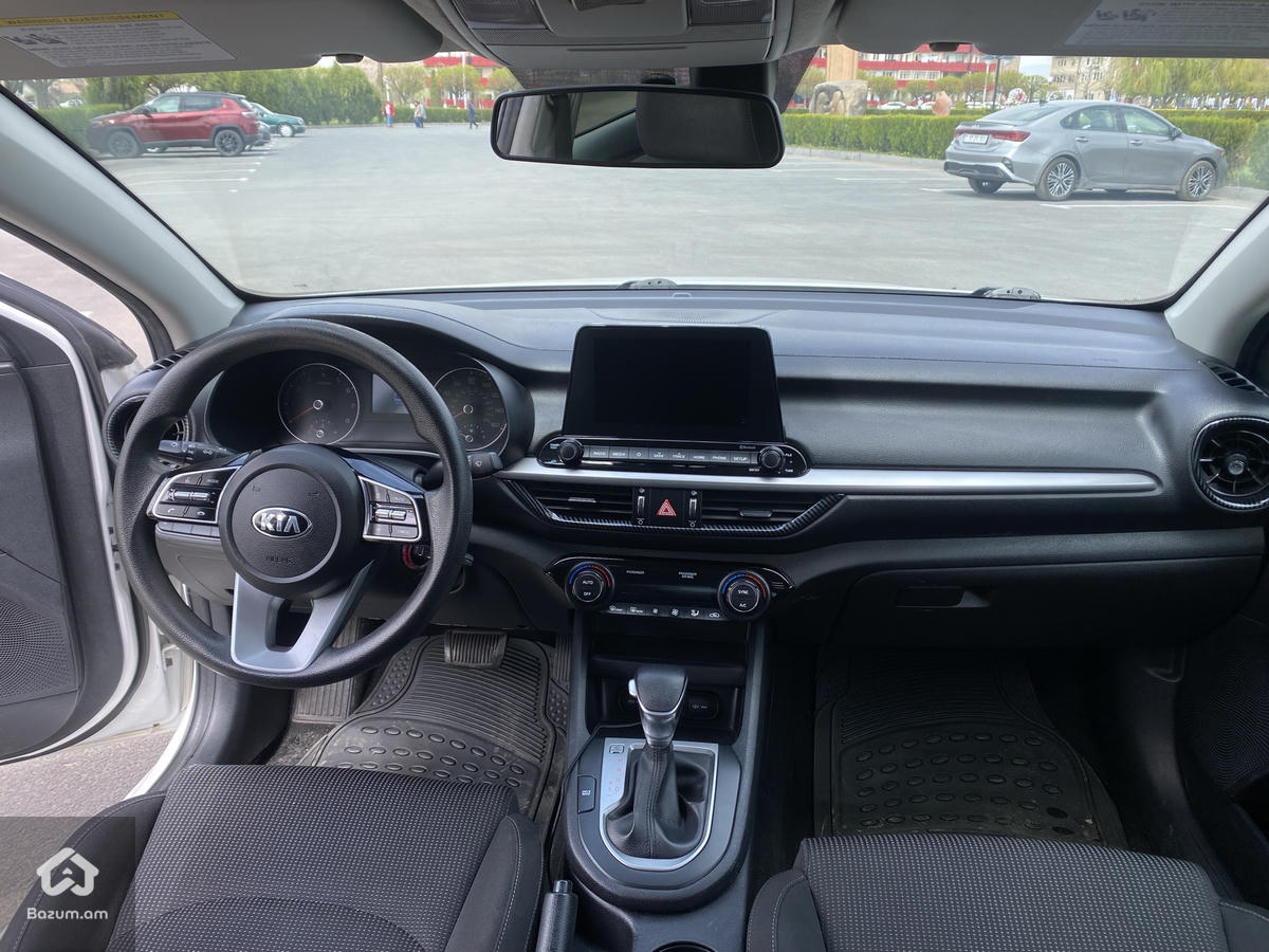 Kia Forte LXS - image 7