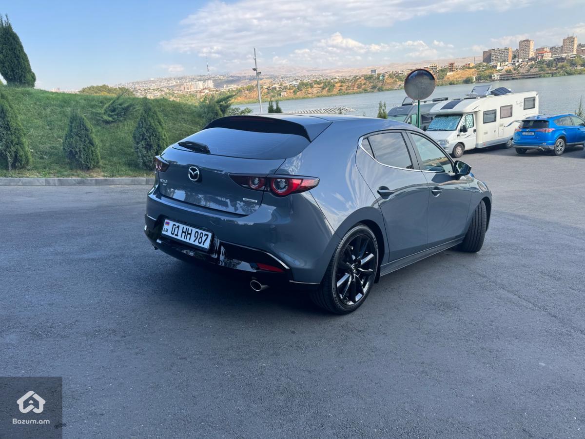 Mazda 3 Carbon Edition 2023 - image 7