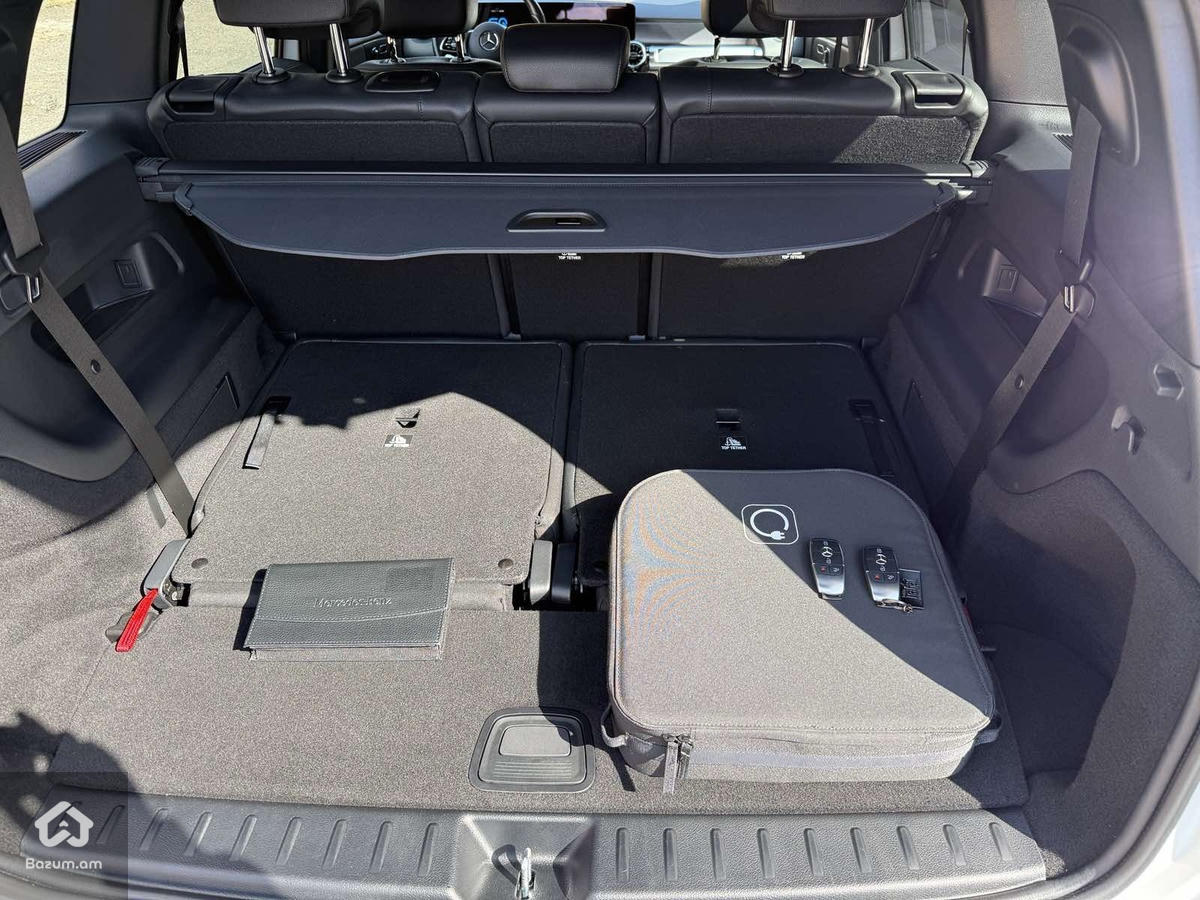 Mercedes Benz EQB 300 Suv - image 10