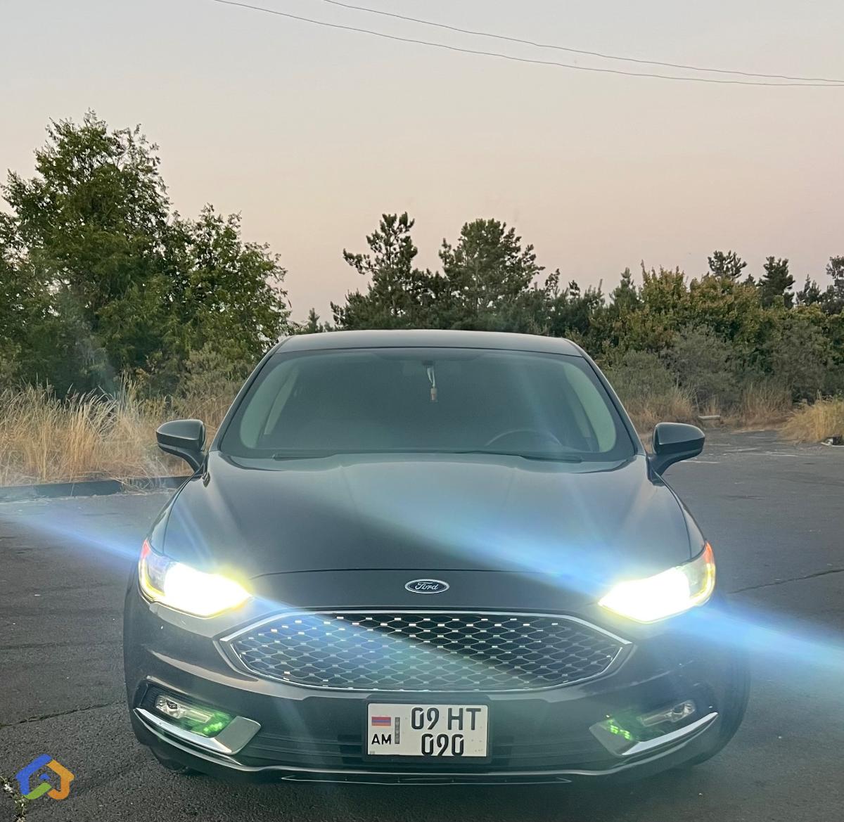 Ford Fusion Hybrid - image 6