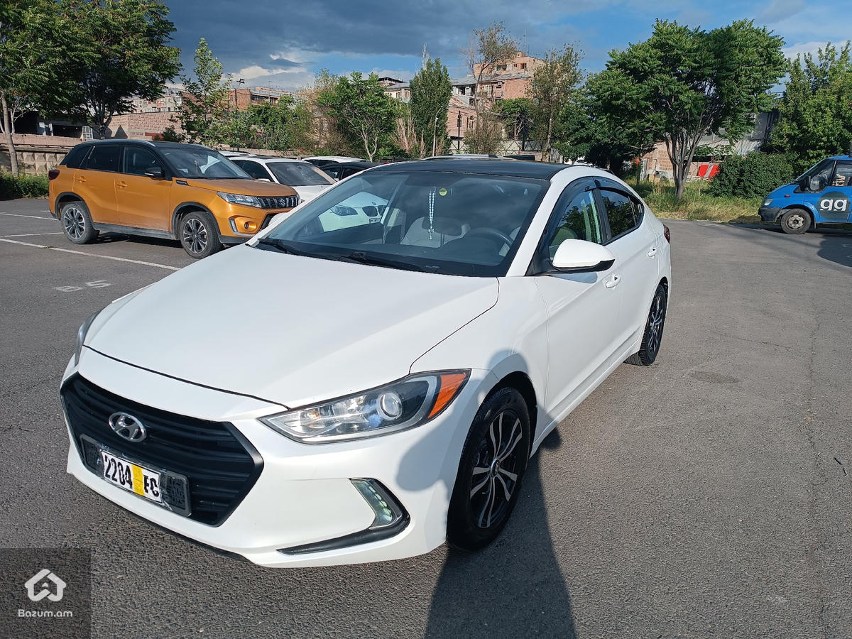 HYUNDAI ELANTRA  - image 4