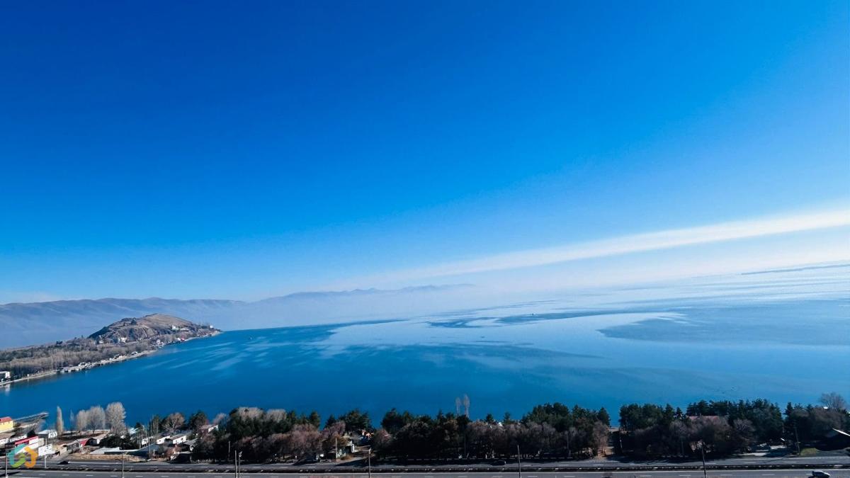 Hundai Elantra - image 7