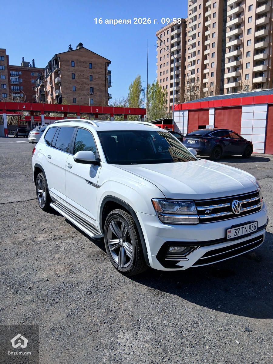 Volkswagen Atlas R-Line  - image 2