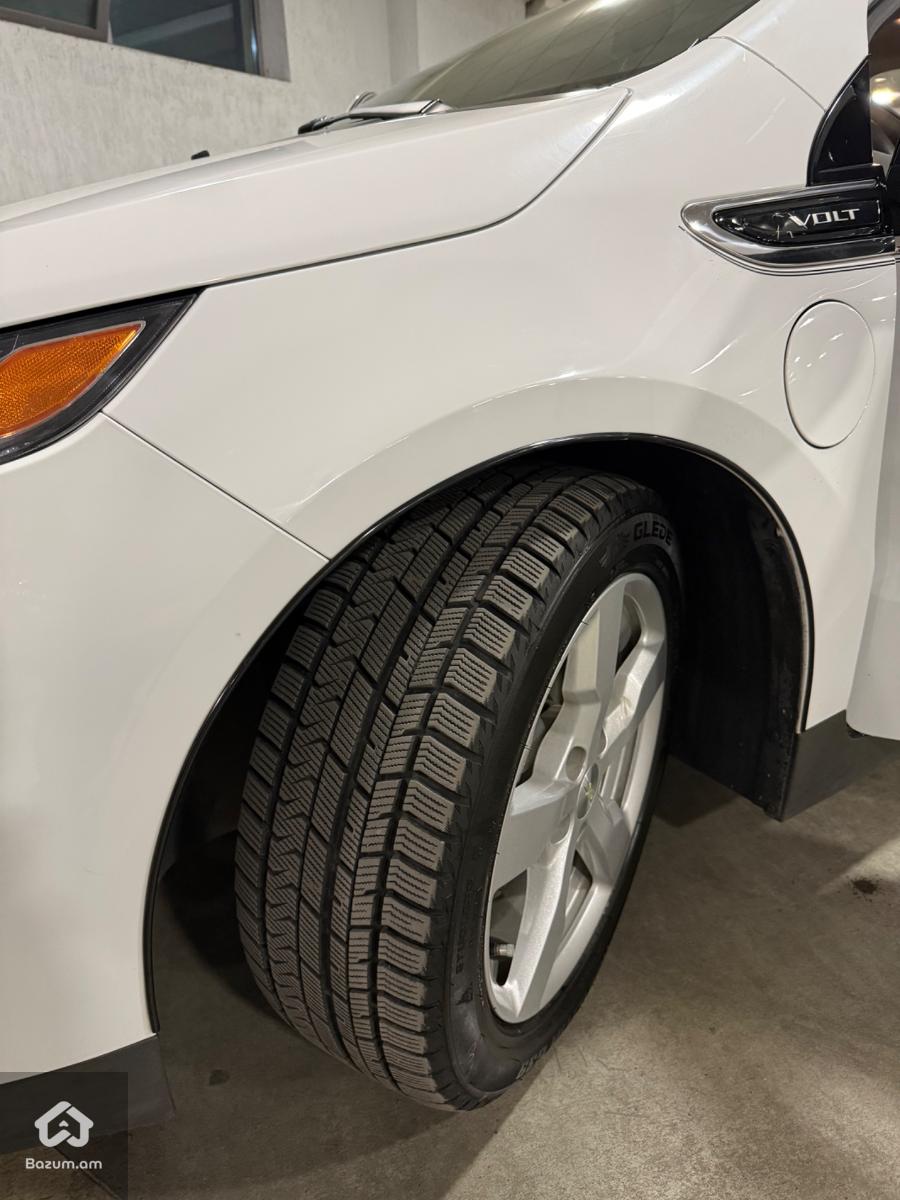 Chevrolet Volt - image 9