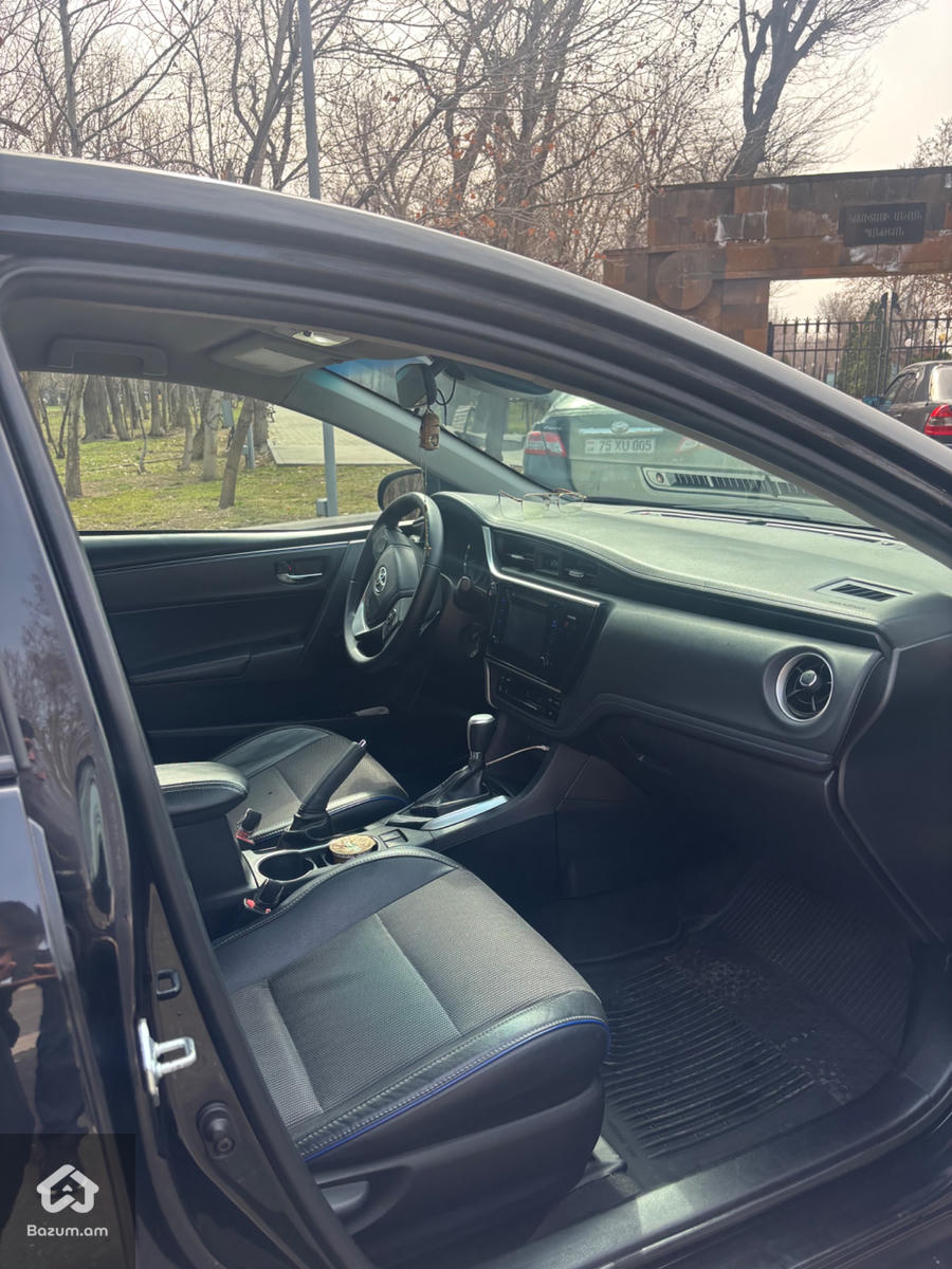 Toyota Corolla 2017 SE - image 4