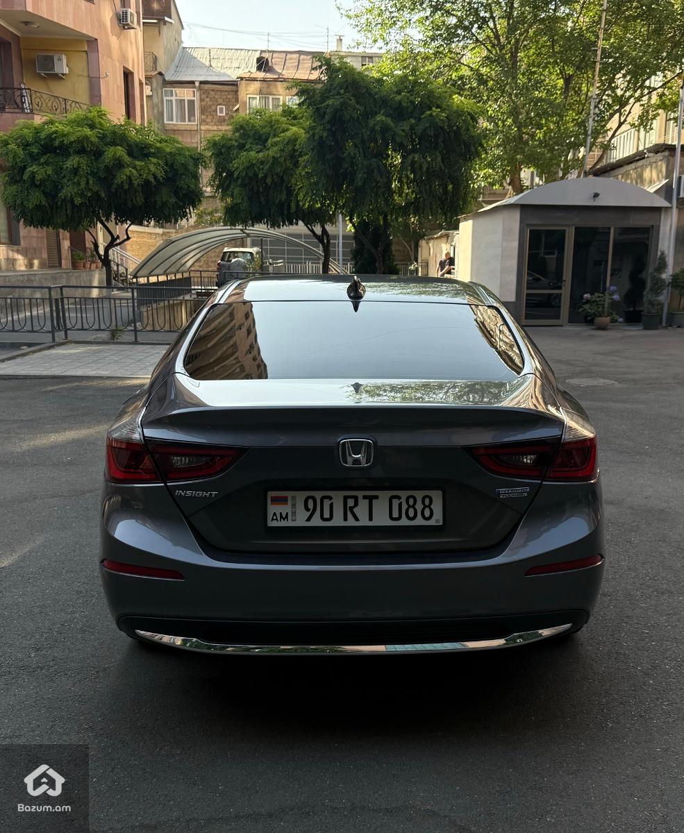 Honda Insight - image 7