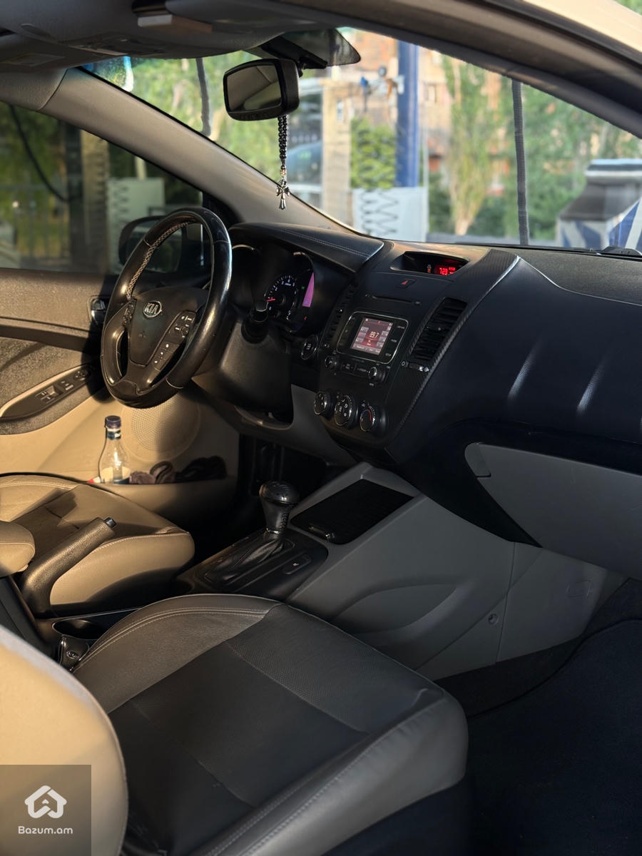 KIA FORTE KUPE - image 8