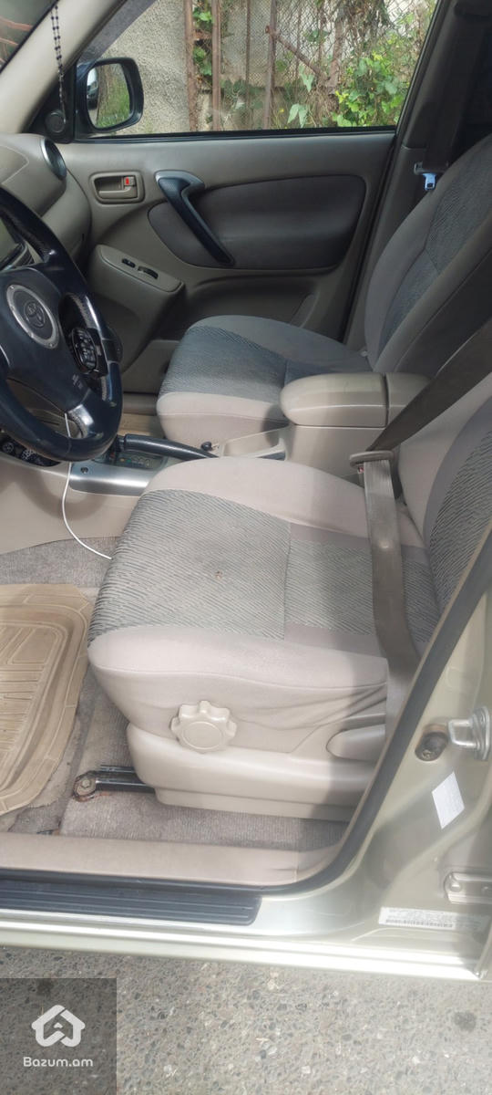 Toyota Rav4 - image 6