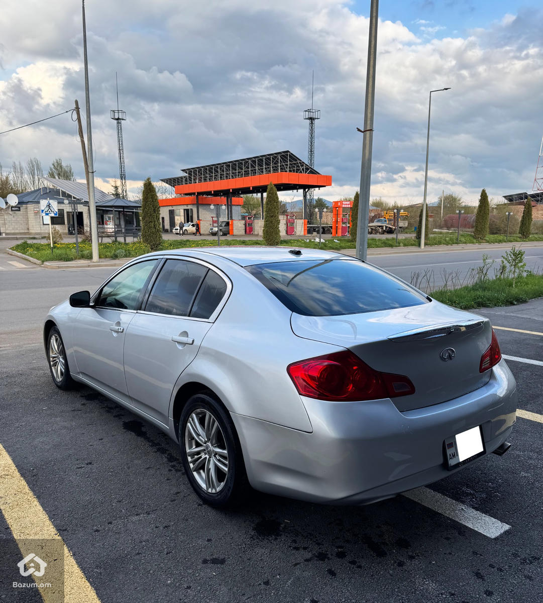 Infiniti G37 - image 5